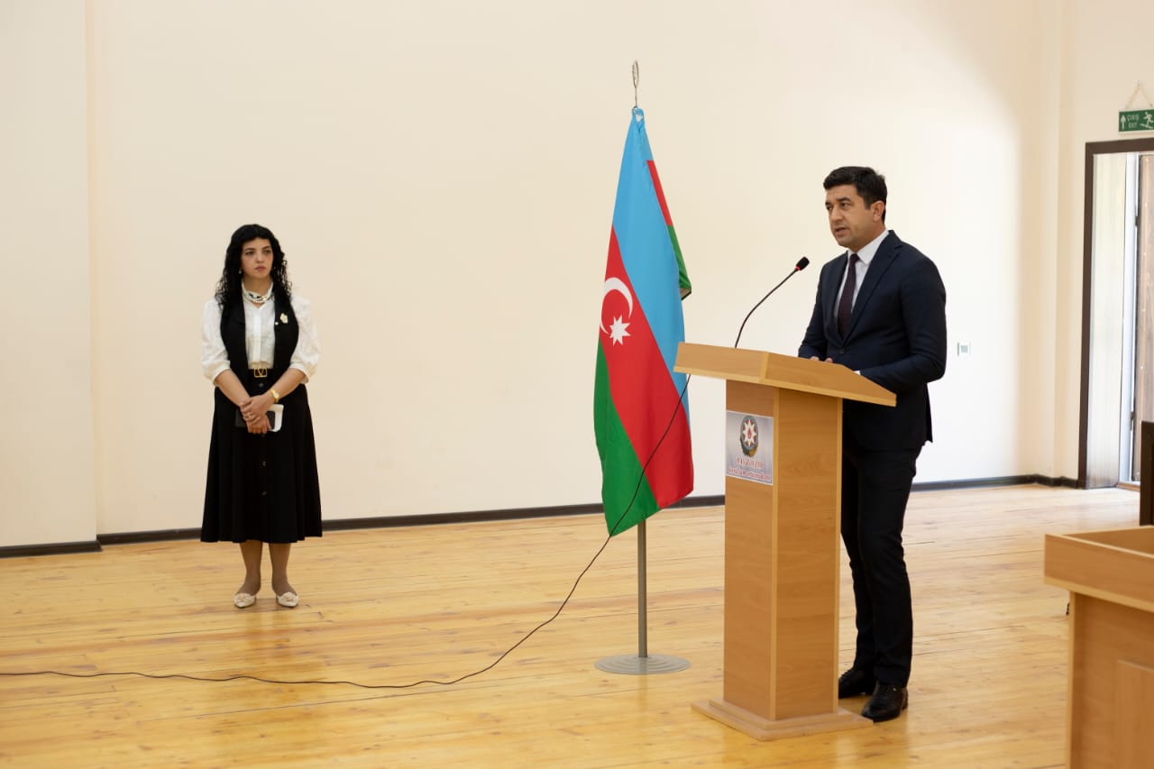 Şəkidə müəllim və şagirdlərlə görüş keçirilib