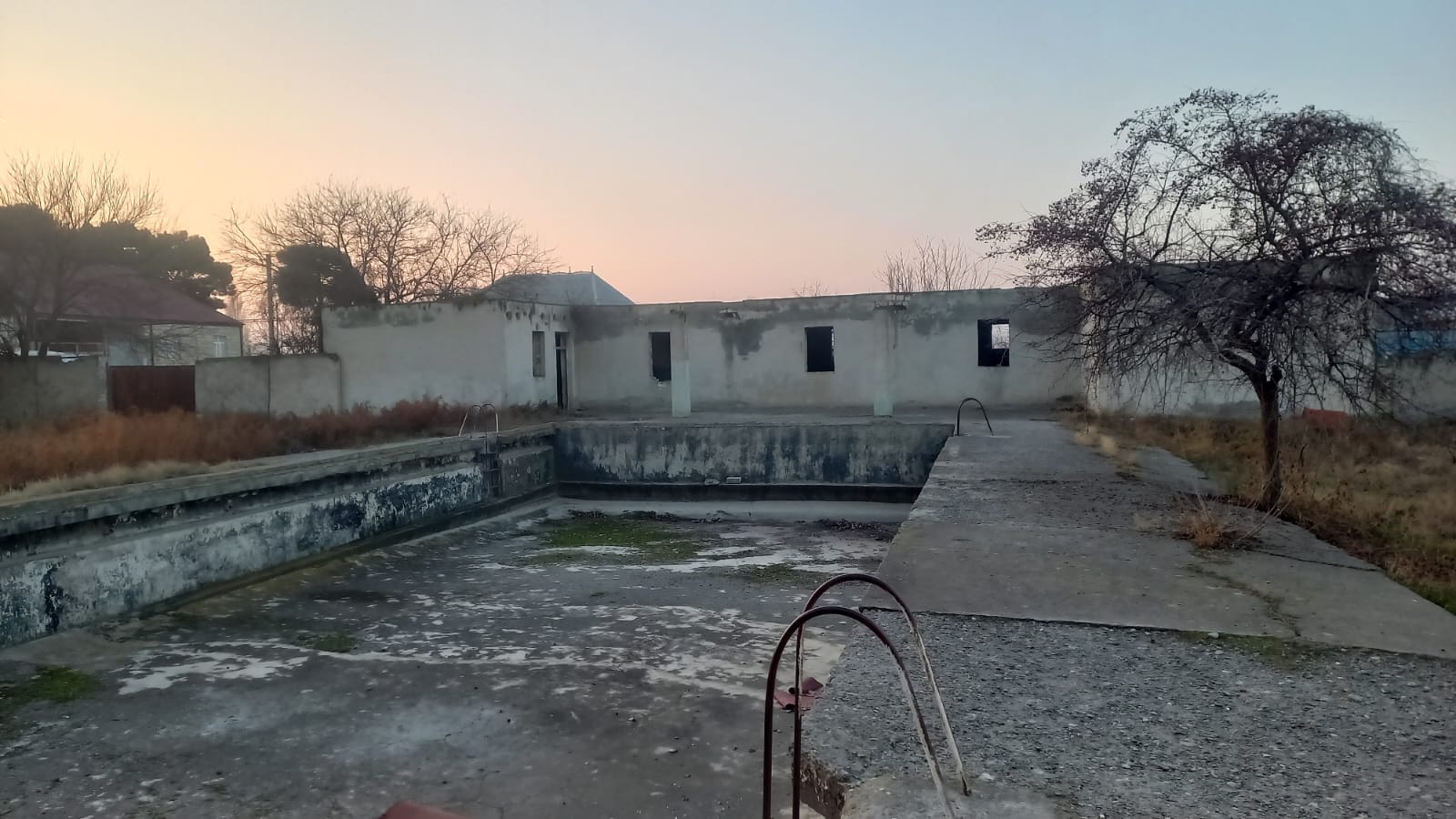 Şəmkirdə təmirə ehtiyacı olan məktəbdənkənar müəssisə ilə bağlı AÇIQLAMA