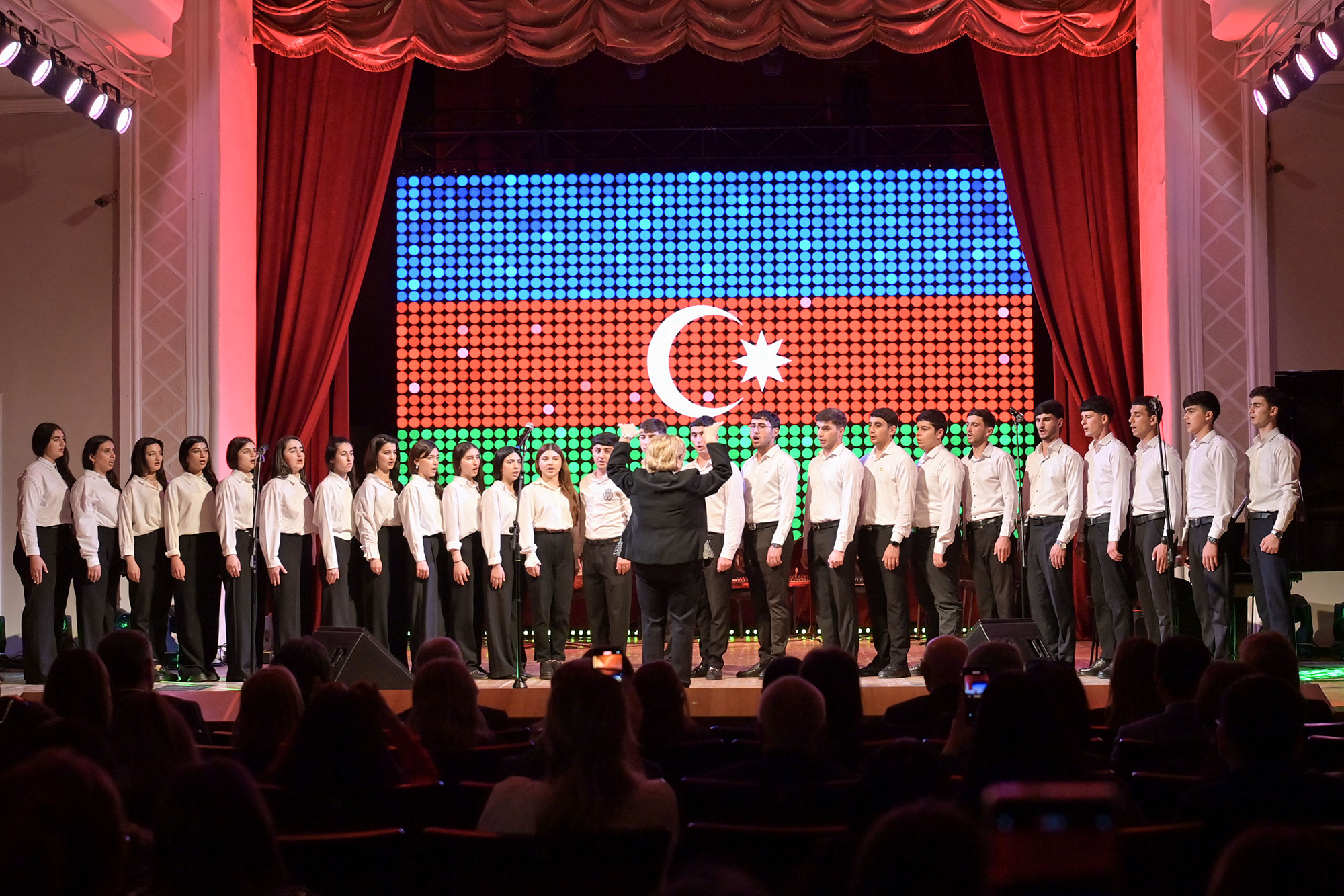 “Sən elə bir zirvəsən” respublika ifa müsabiqəsinin yekun konserti keçirilib