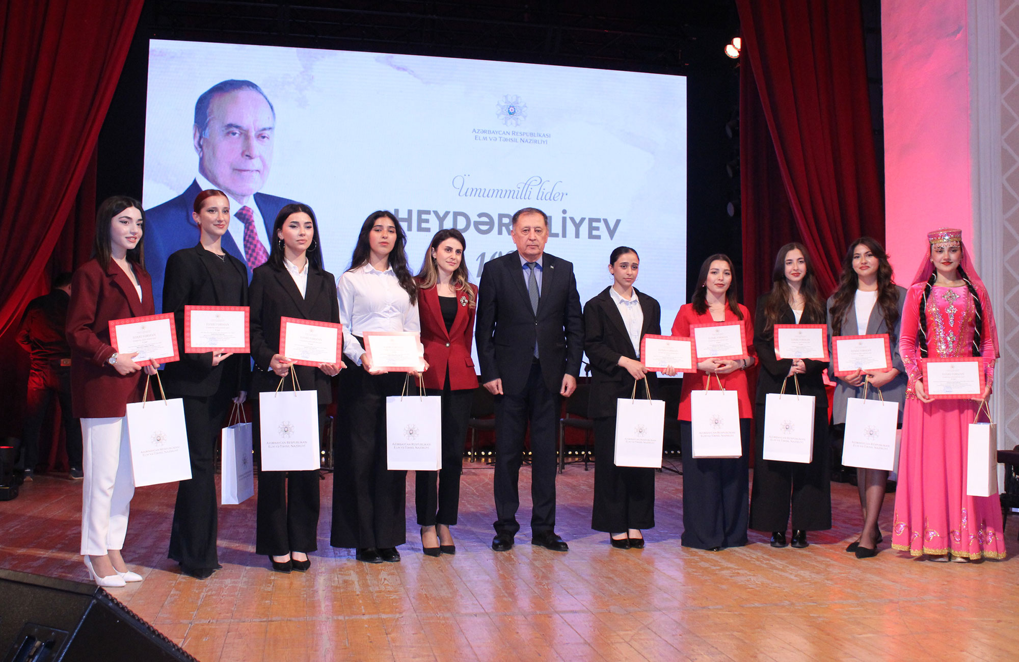 “Sən elə bir zirvəsən” respublika ifa müsabiqəsinin yekun konserti keçirilib