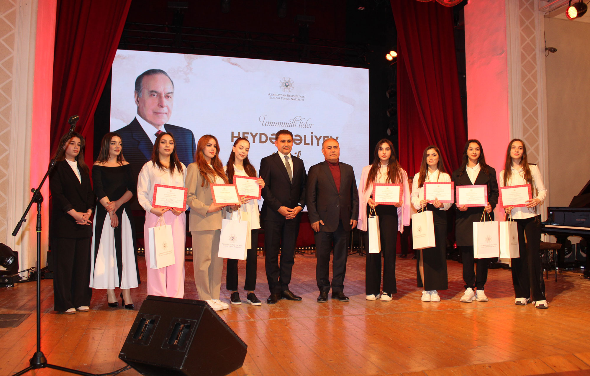 “Sən elə bir zirvəsən” respublika ifa müsabiqəsinin yekun konserti keçirilib