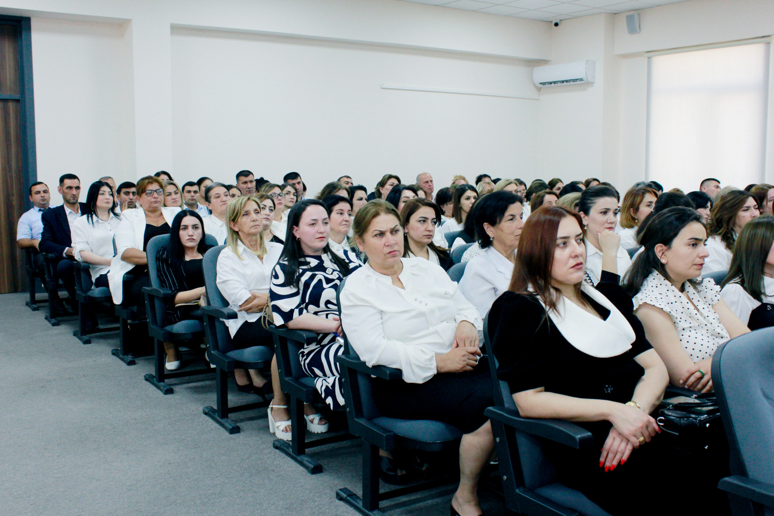 Sentyabr konfransı: Təhsilin keyfiyyəti təhlil edildi, yeni yol xəritəsi cızıldı