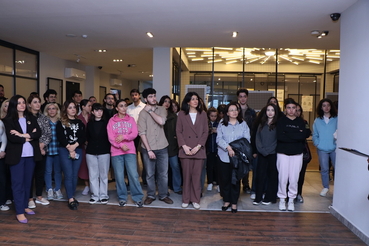 Sərgi salonunda “From Past to Future” adlı hesabat sərgisi açılıb