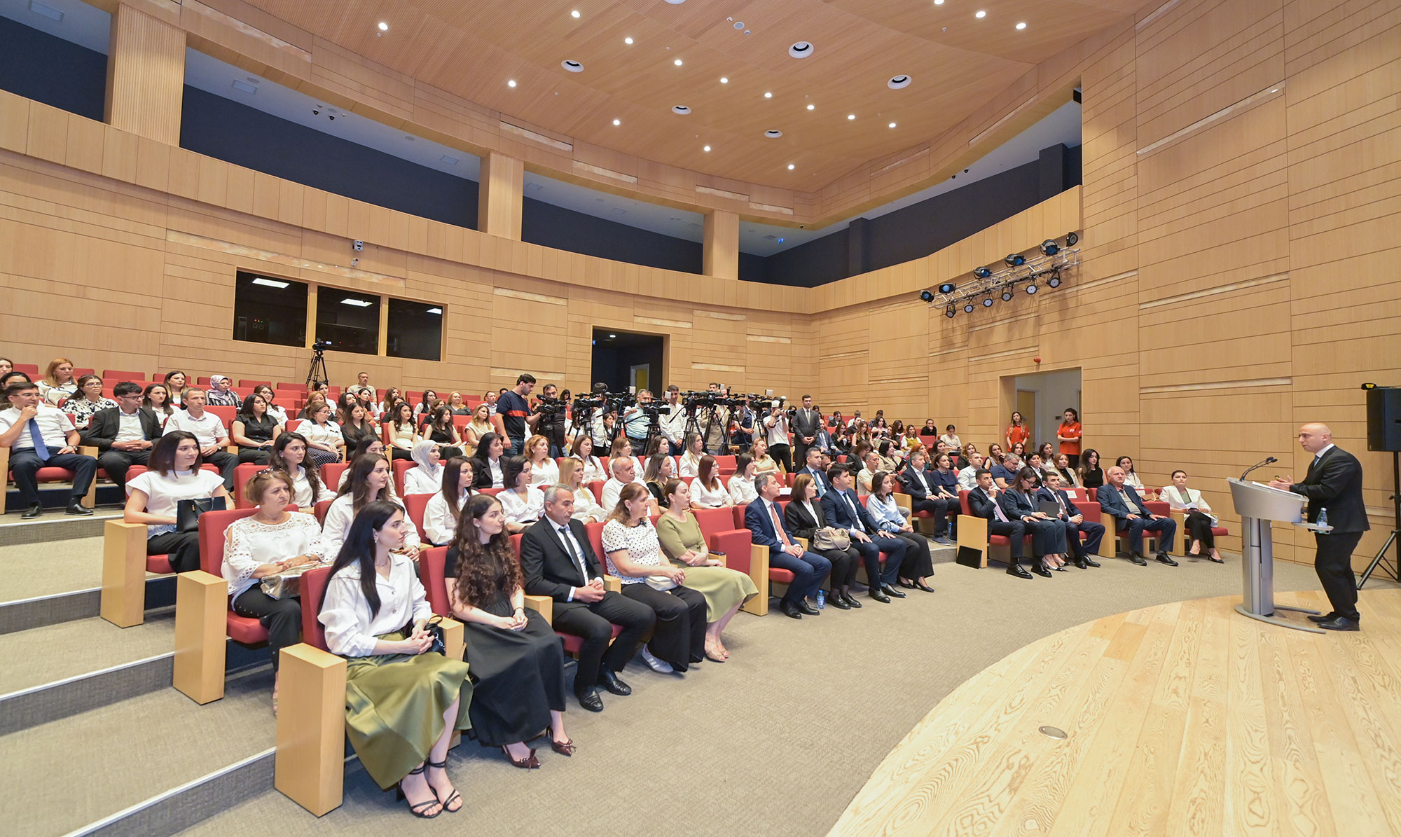 "Sertifikatlaşdırma 2025: peşəkar müəllim - keyfiyyətli təhsil" mövzusunda tədbir keçirilib