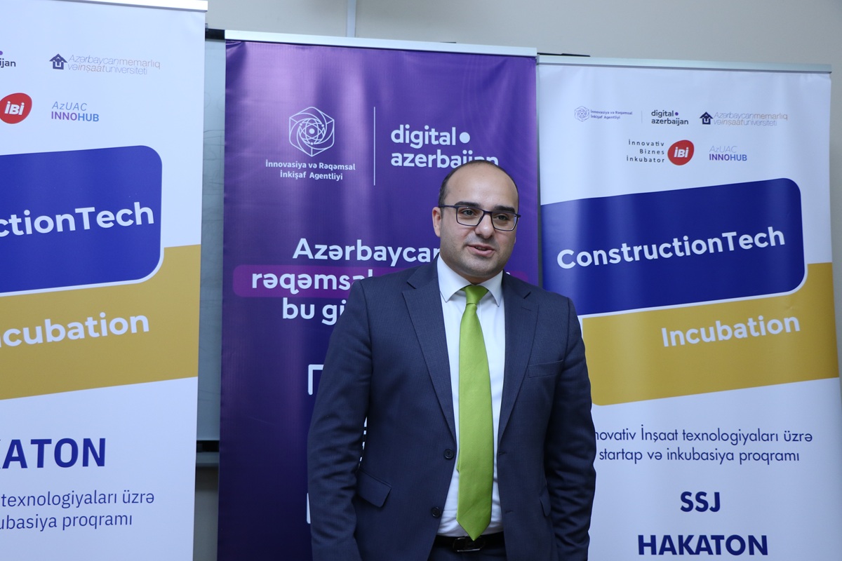 Startap yolunda ilk addım: Gənclər hakatonda bacarığını nümayiş etdirir