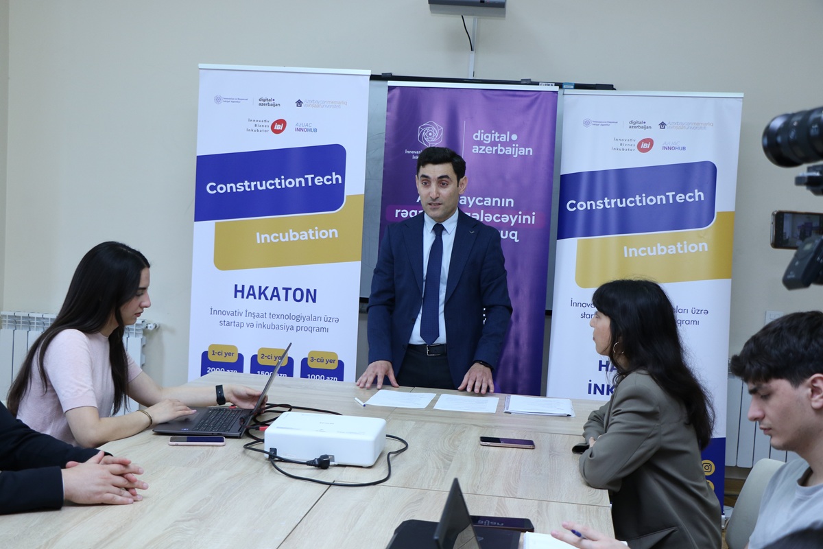 Startap yolunda ilk addım: Gənclər hakatonda bacarığını nümayiş etdirir