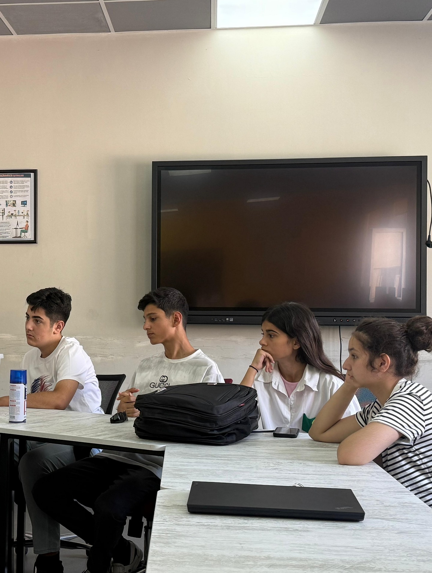 STEAM Mərkəzində məktəblilər üçün maarifləndirici təlim keçirilib