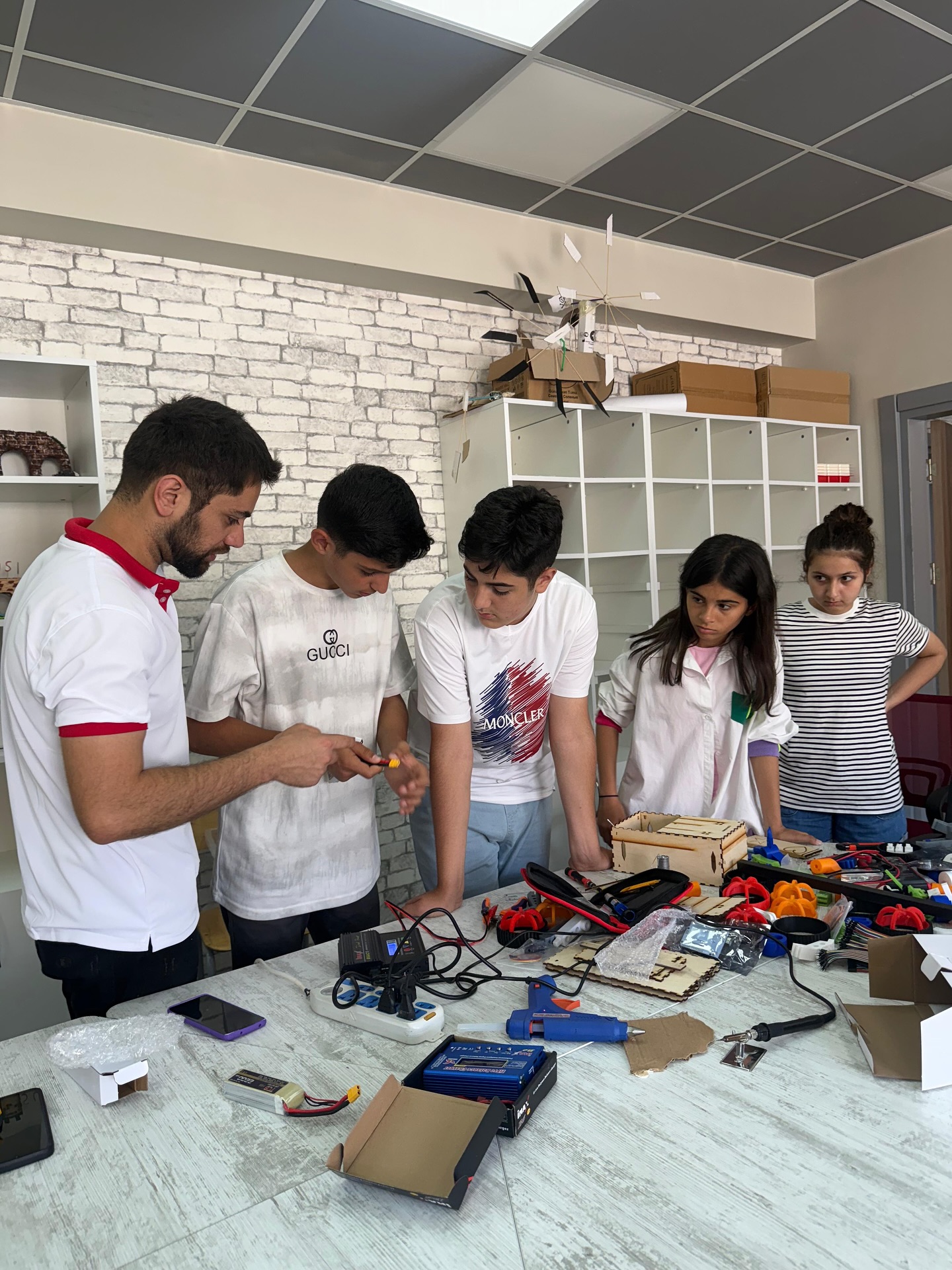 STEAM Mərkəzində məktəblilər üçün maarifləndirici təlim keçirilib