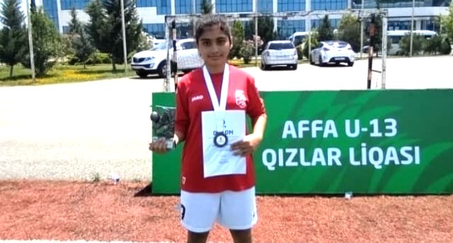 Stereotipləri aşan futbolçu qız: Mövsümün ən çox qol vuran oyunçusu 