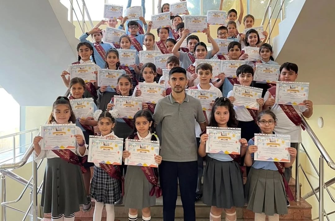 Stereotipləri qıran ibtidai sinif müəllimi: “Şadam ki, valideynlərin güvənini qazanmışam” 