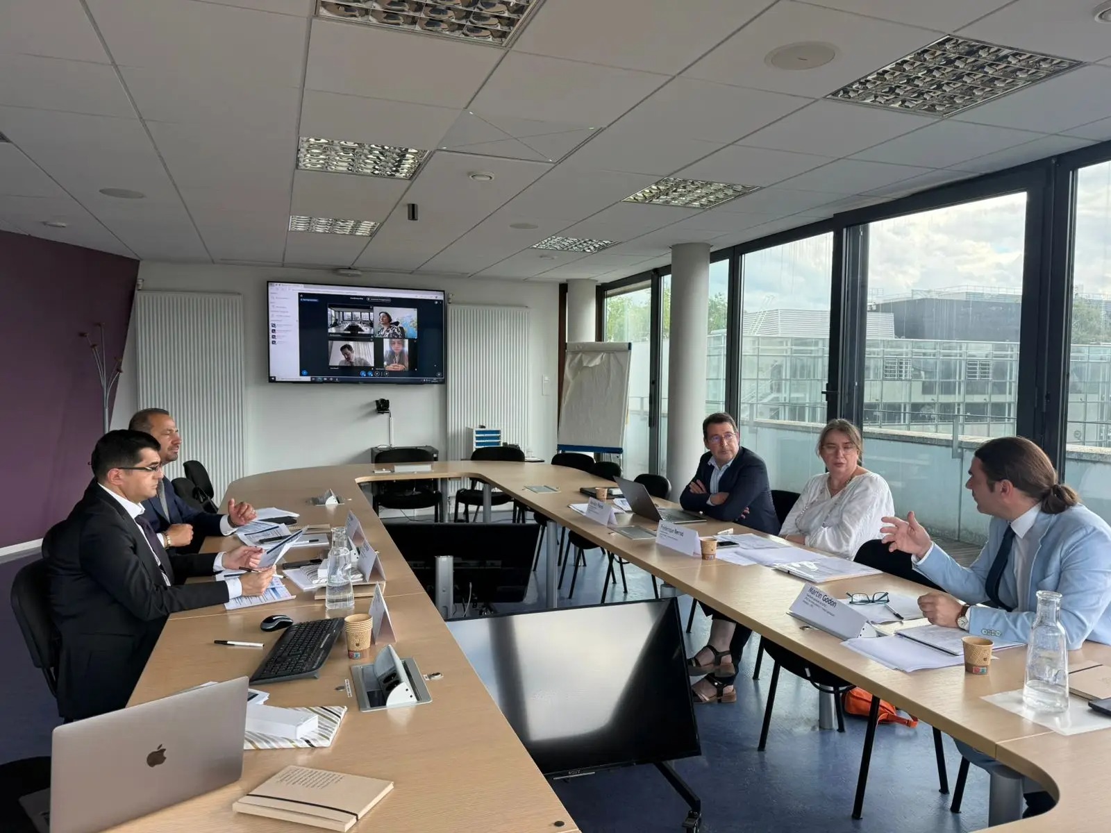 Strasburqda UFAZ-ın Rəhbər komitəsinin növbəti iclası keçirilib 