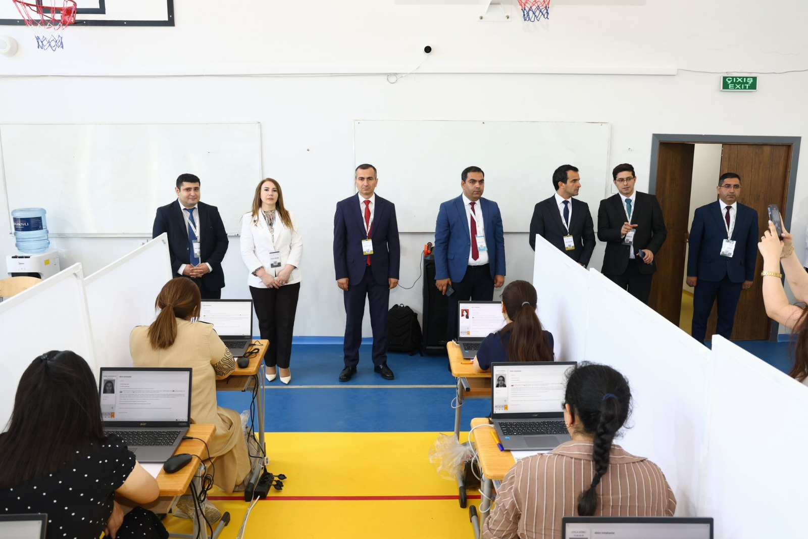 “Suallar çox yüksək səviyyədə tərtib olunmuşdu” – İmtahanda yüksək bal toplayan müəllimlər