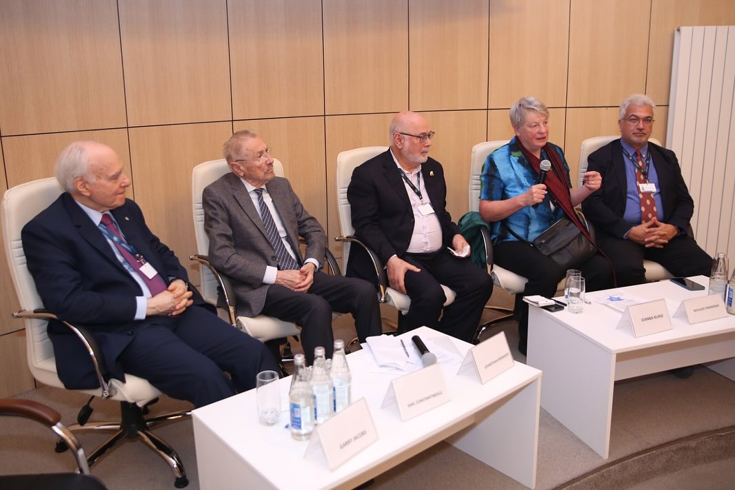 Sülhün təşviqində universitetlərin rolu müzakirə edilib