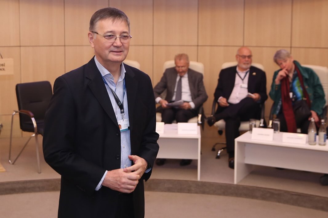 Sülhün təşviqində universitetlərin rolu müzakirə edilib