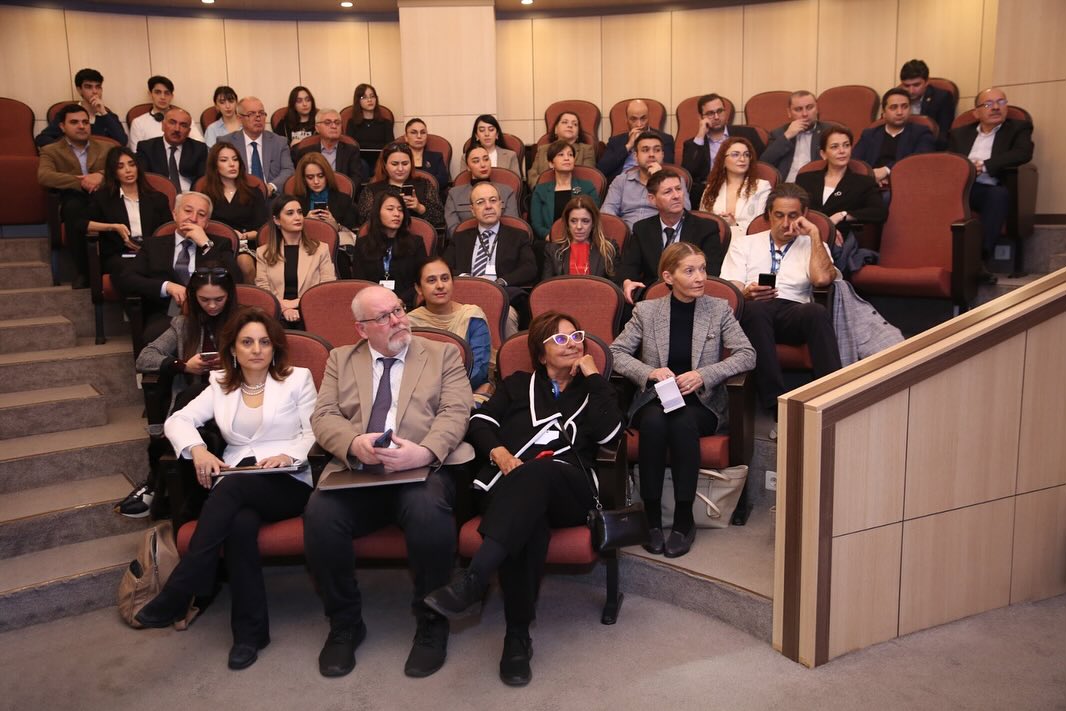 Sülhün təşviqində universitetlərin rolu müzakirə edilib