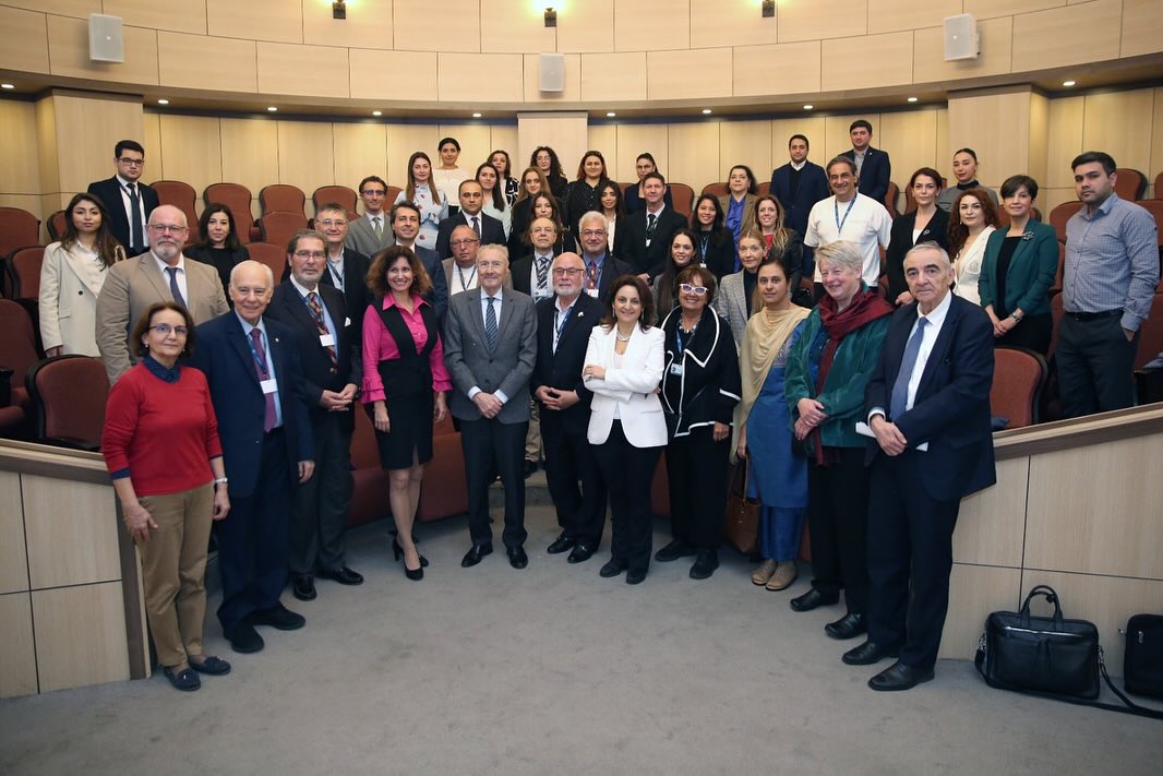 Sülhün təşviqində universitetlərin rolu müzakirə edilib