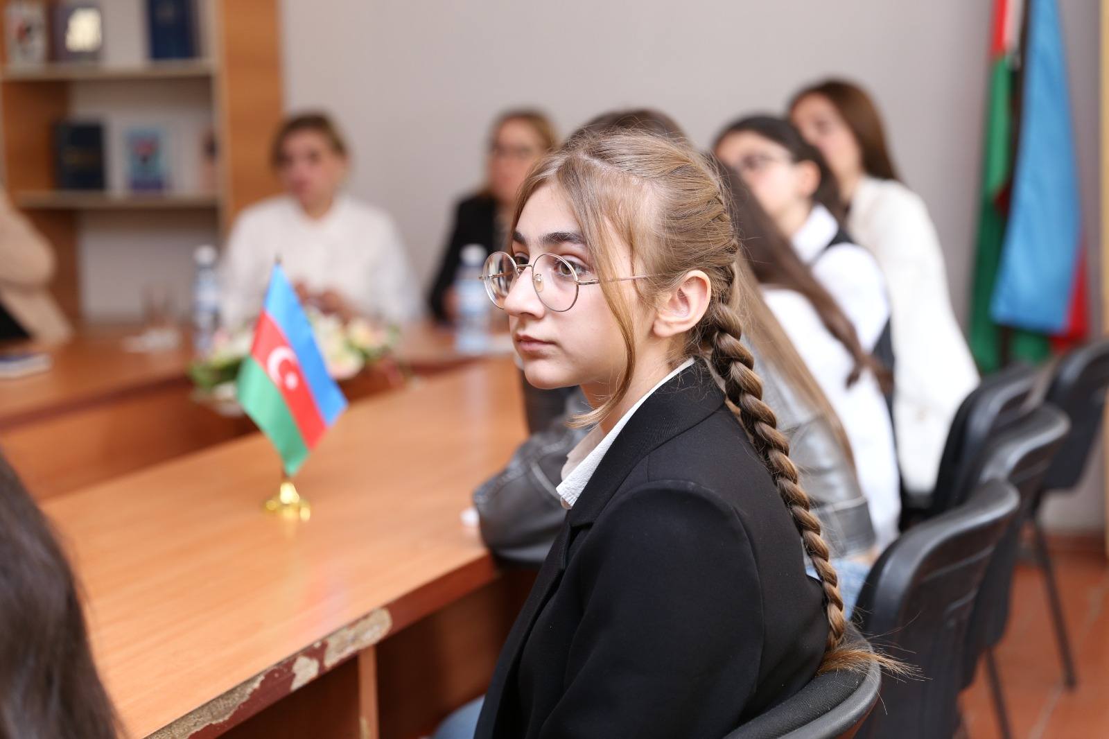 Sumqayıtda “Erkən nikahın qarşısının alınması” mövzusunda görüş olub