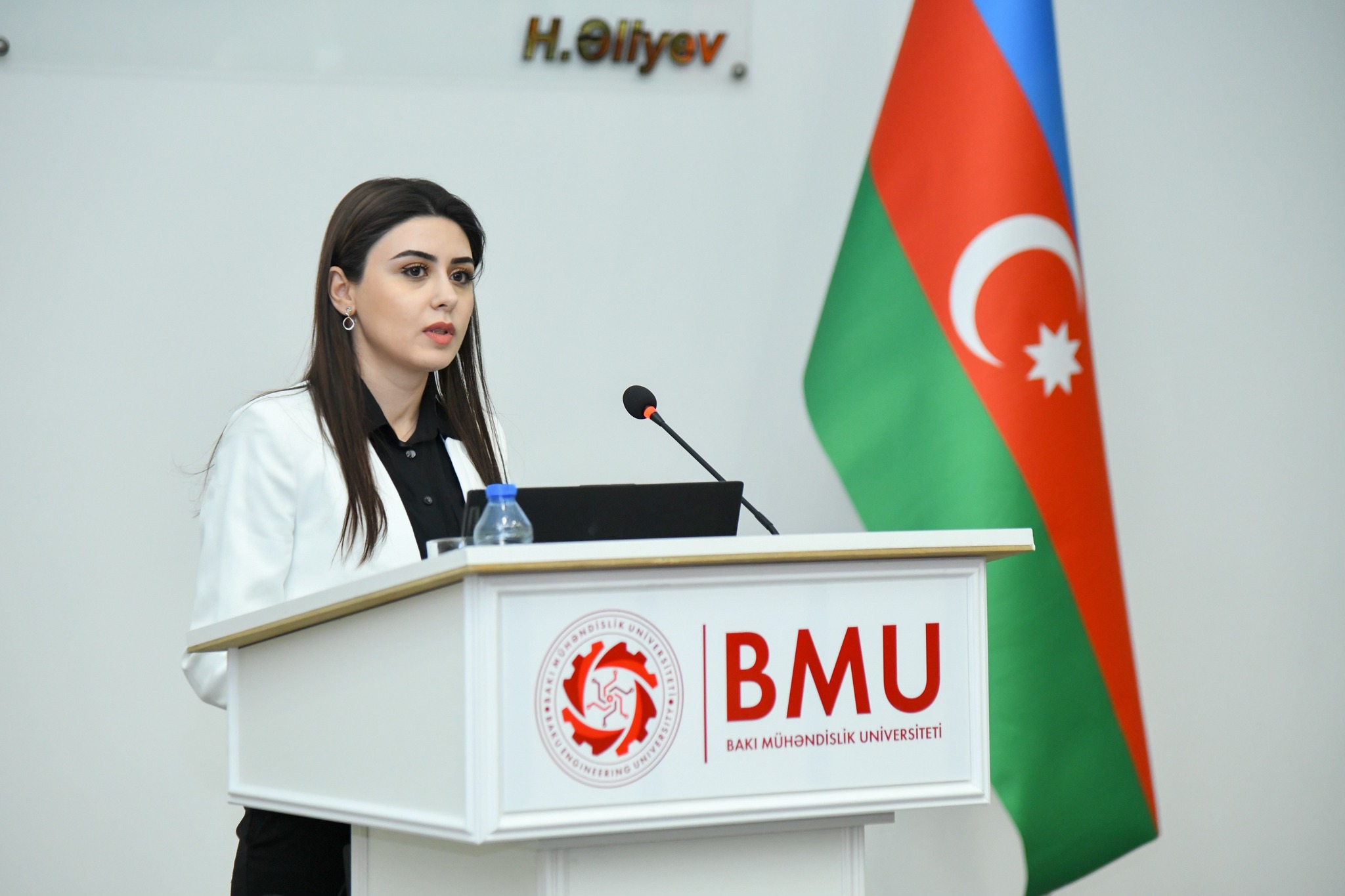 Süni intellekt aləti ilə tədqiqat bacarıqlarının inkişafı mövzusunda infosessiya keçirilib