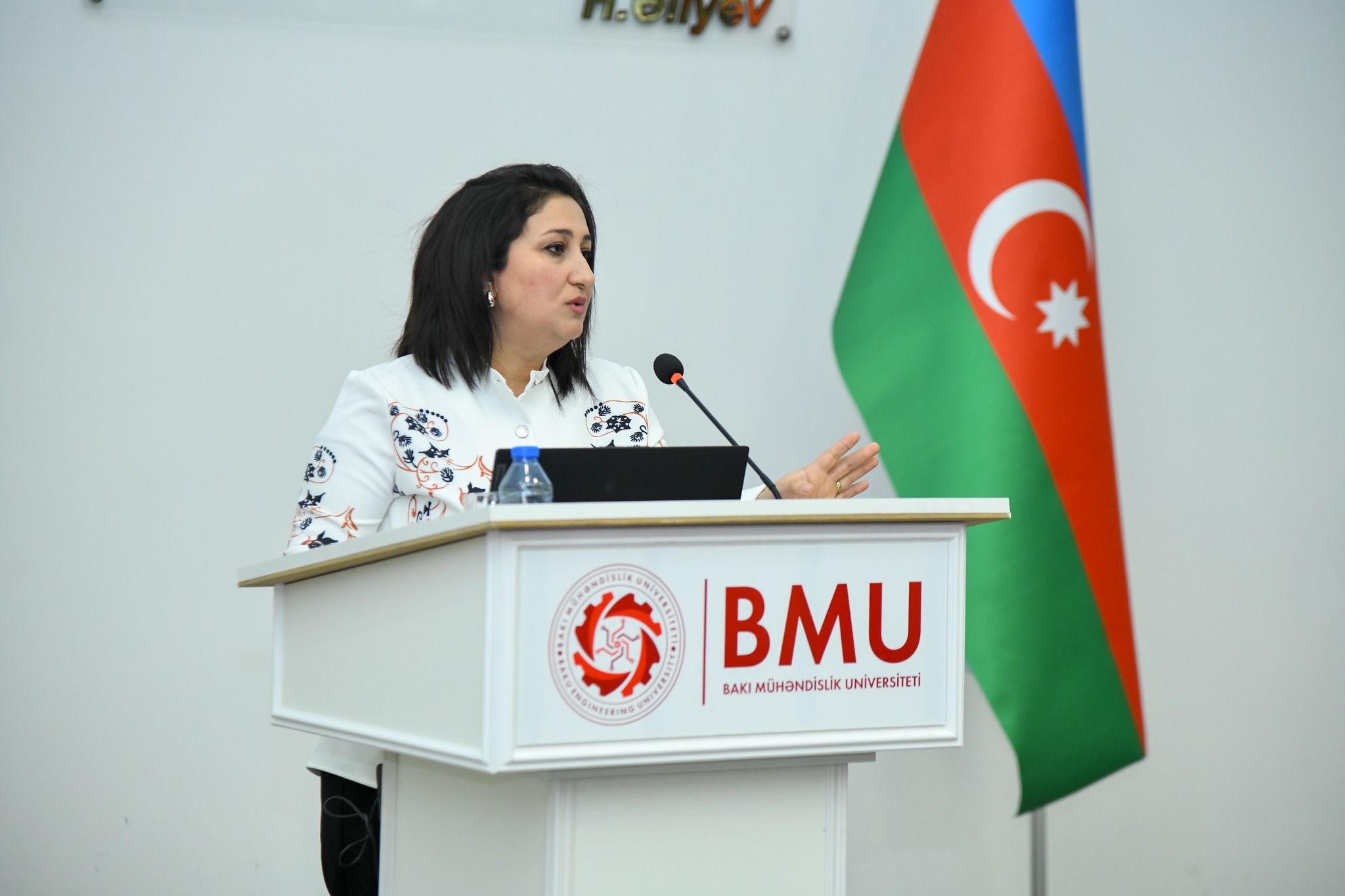 Süni intellekt aləti ilə tədqiqat bacarıqlarının inkişafı mövzusunda infosessiya keçirilib