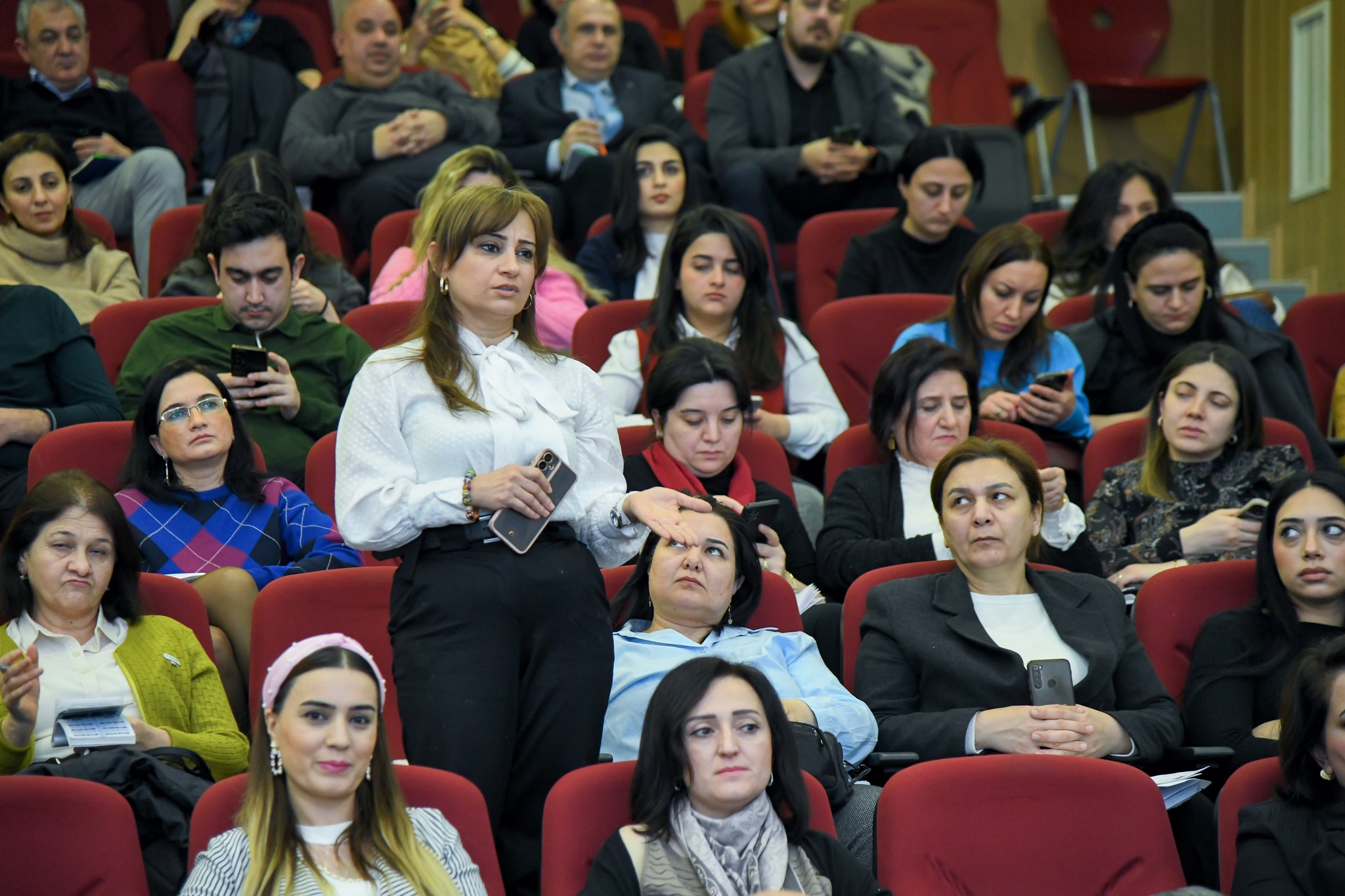 Süni intellekt aləti ilə tədqiqat bacarıqlarının inkişafı mövzusunda infosessiya keçirilib