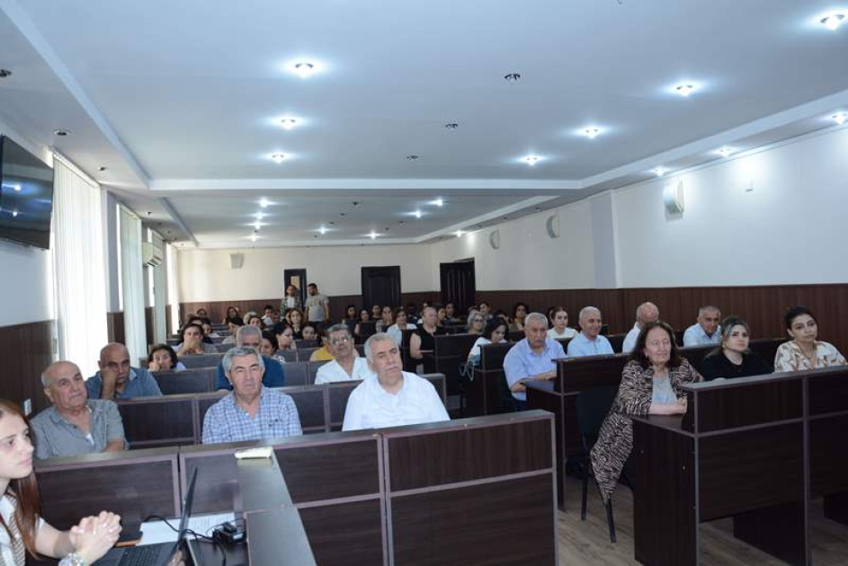 “Süni intellekt elmi tədqiqatlarda” mövzusunda elmi seminar keçirilib