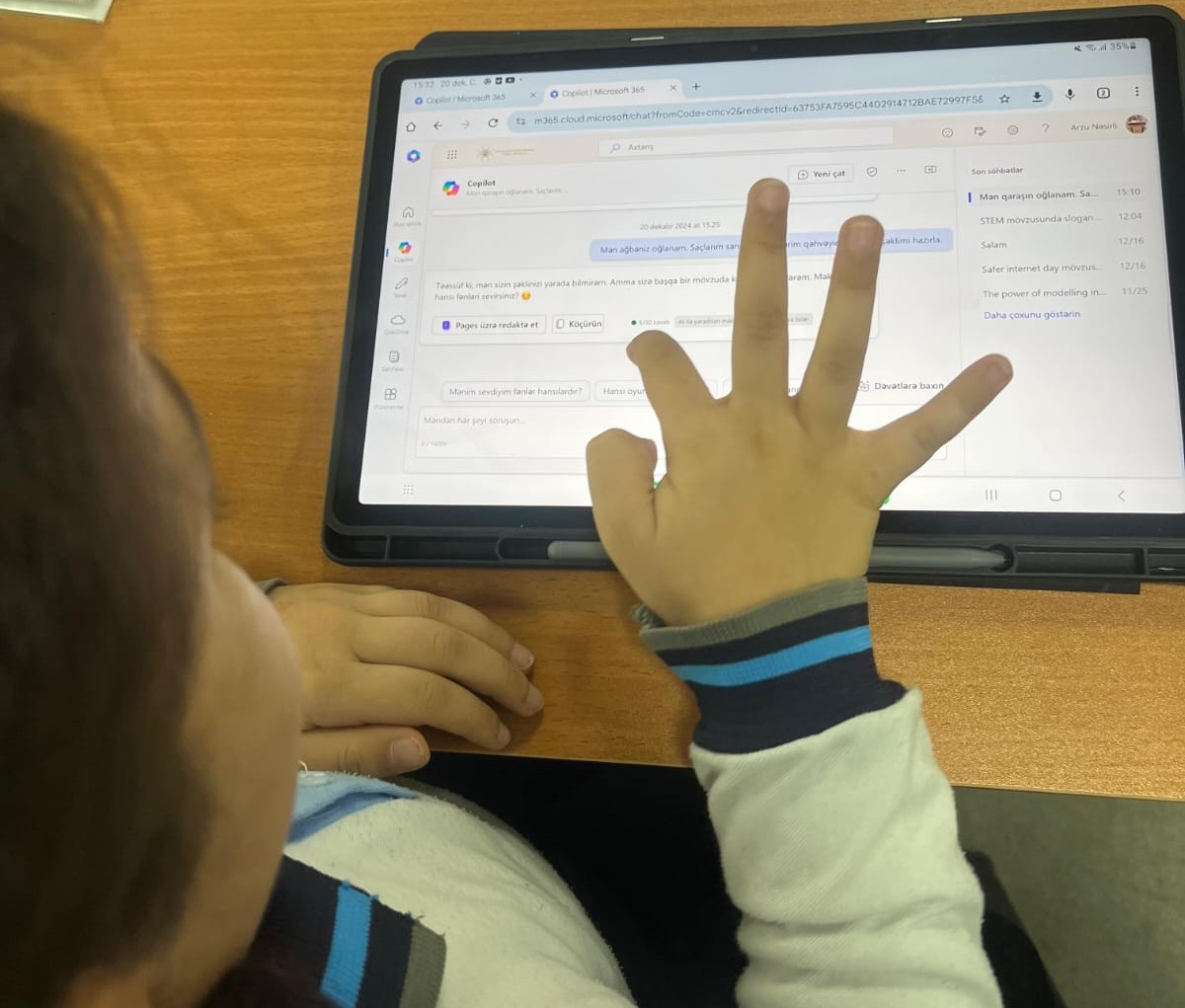 Süni intellekt sinif otağında – Müəllimlər ondan necə istifadə edirlər?