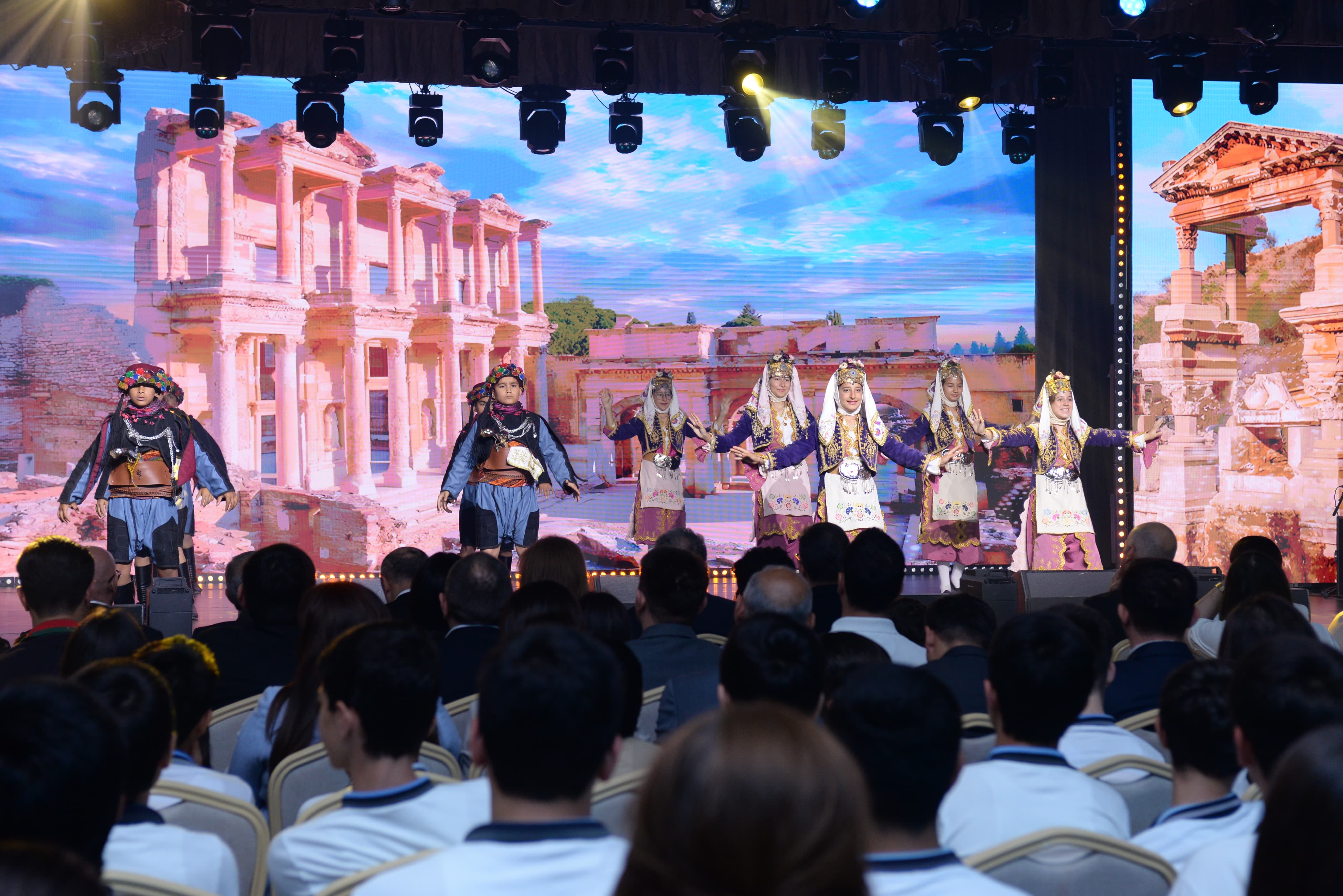 Şuşada beynəlxalq uşaq yaradıcılıq festivalı keçirilib