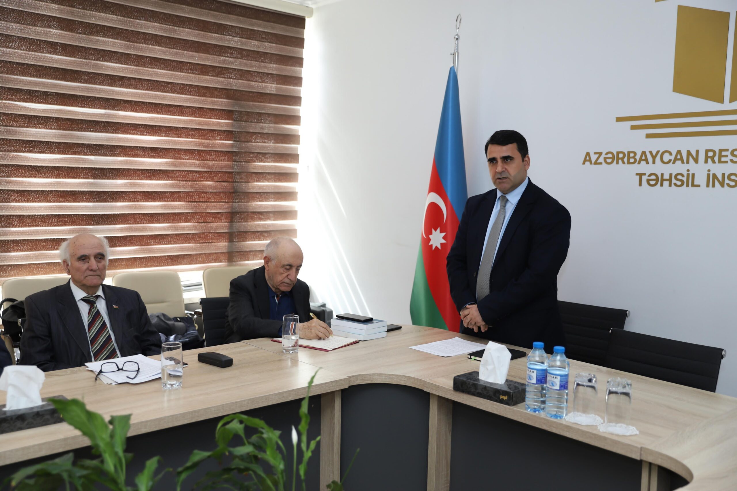 Təhsil İnstitutunda elmi seminar keçirilib