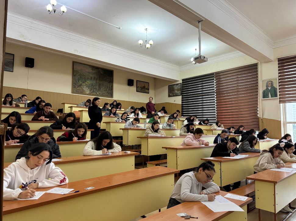 Təhsil müəssisələrində imtahan sessiyası başlayıb 