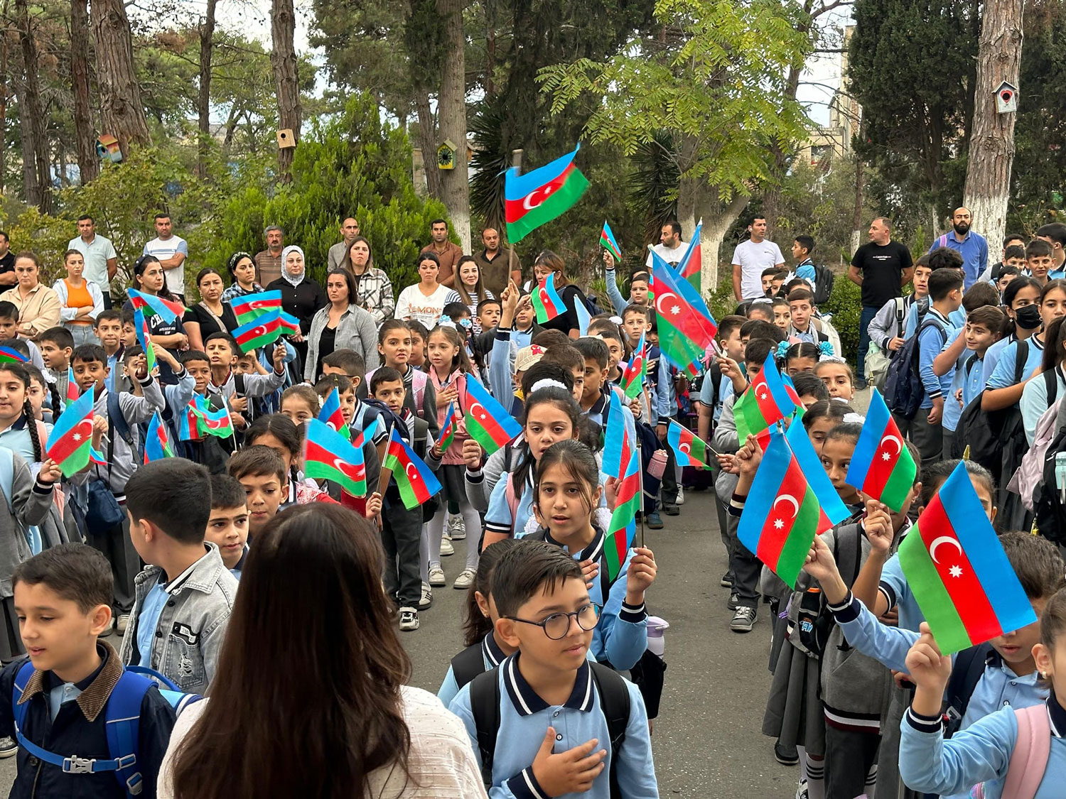 Təhsil müəssisələrində Müstəqillik Günü qeyd olunub