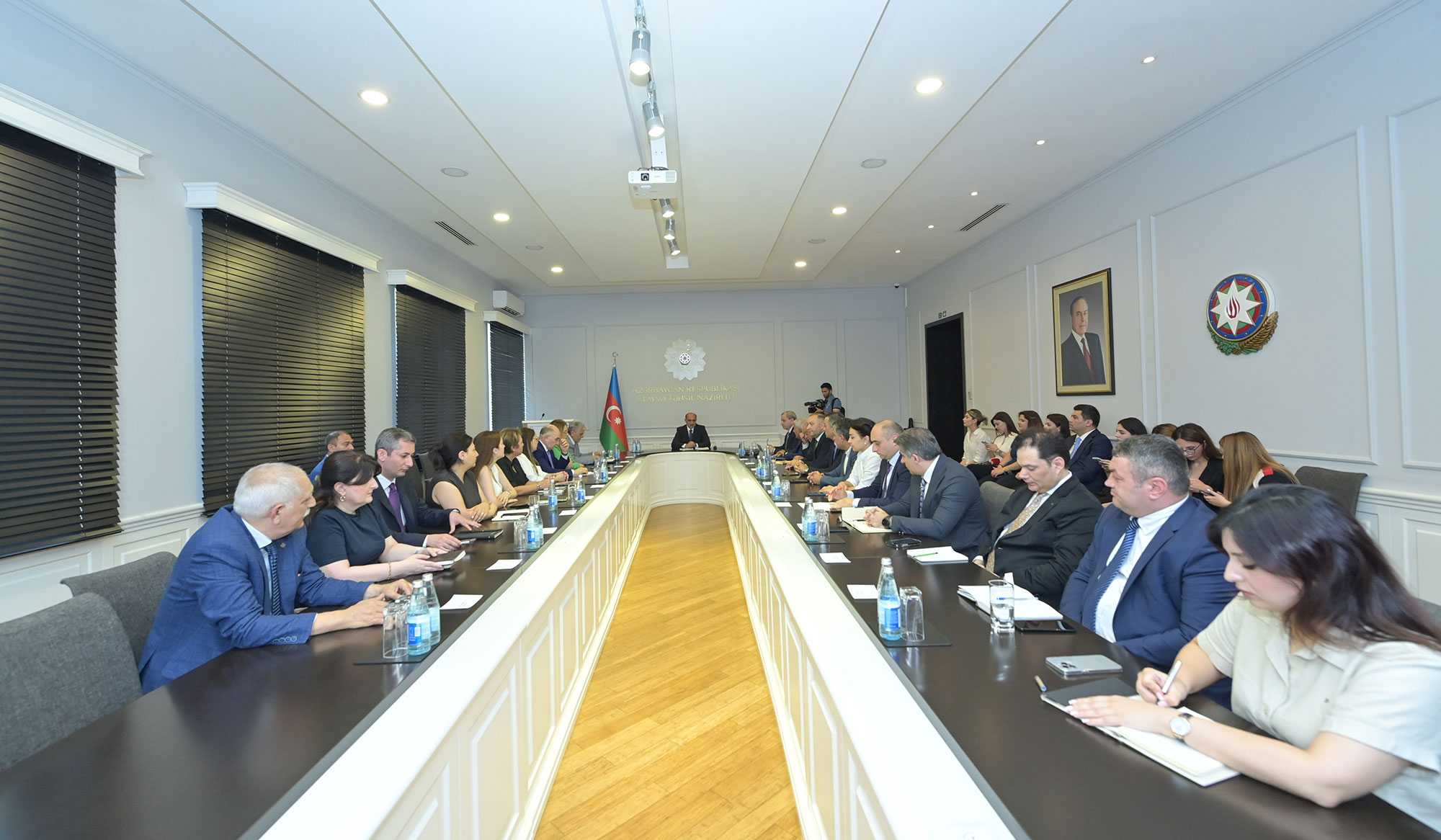 Təhsil proqramları mərhələli şəkildə təsdiqlənəcək 