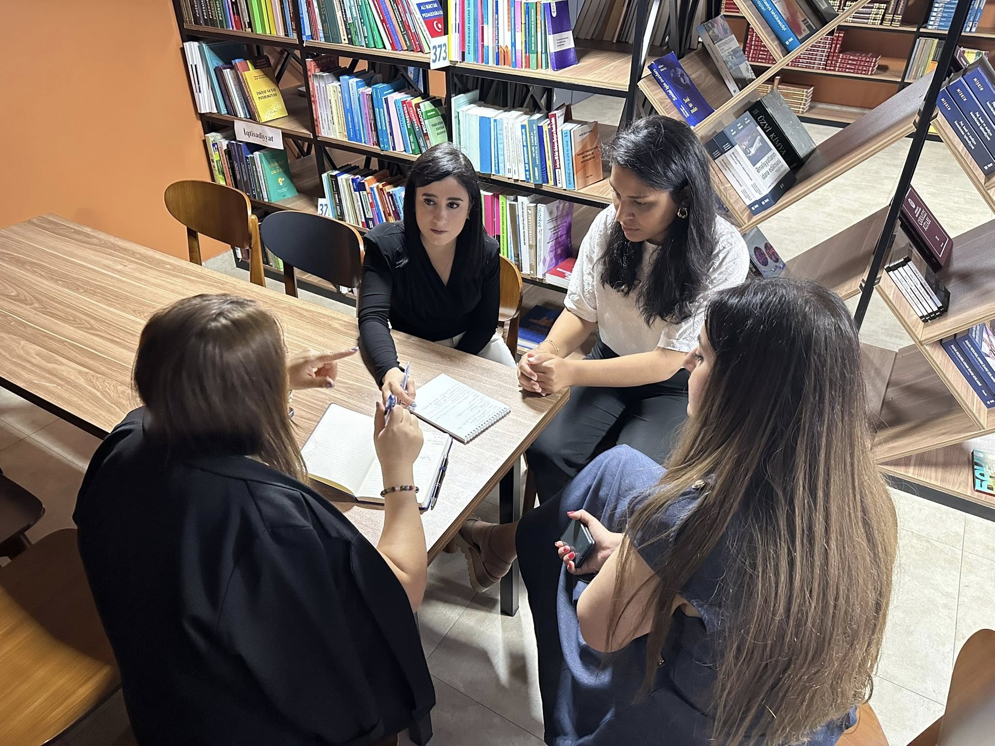 "Təhsil sistemində uşaq müdafiəsi və təhlükəsizliyi" mövzusunda təlimlər keçirilib