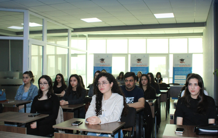 Təhsil Tələbə Krediti Fondu könüllüləri təltif olunub