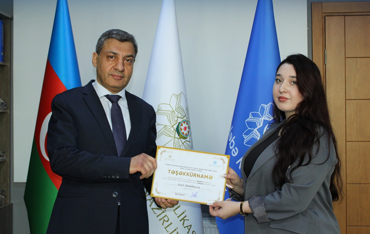 Təhsil Tələbə Krediti Fondu könüllüləri təltif olunub