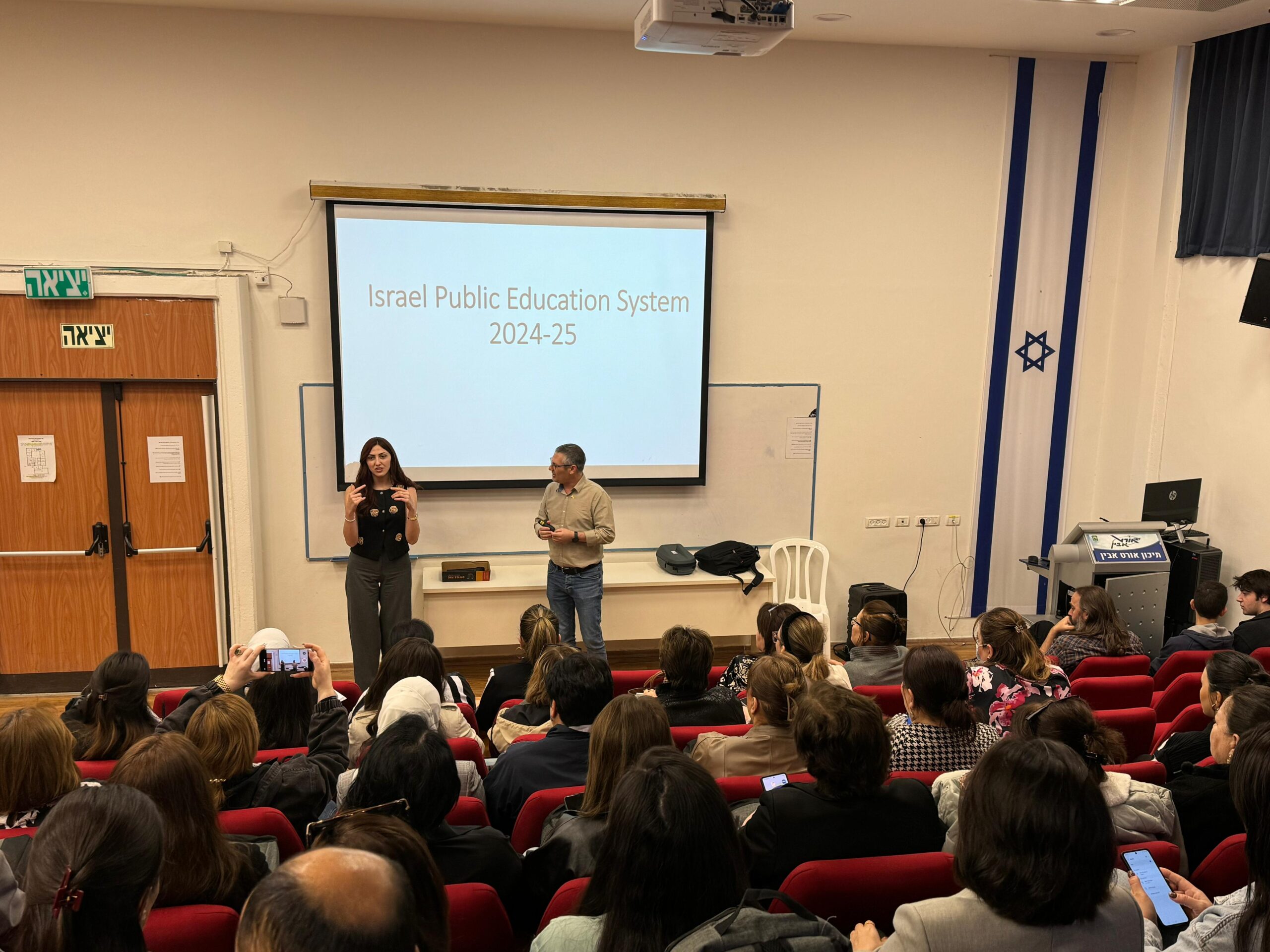 “Təhsildə liderlik” mövzusunda təlimlər davam edir