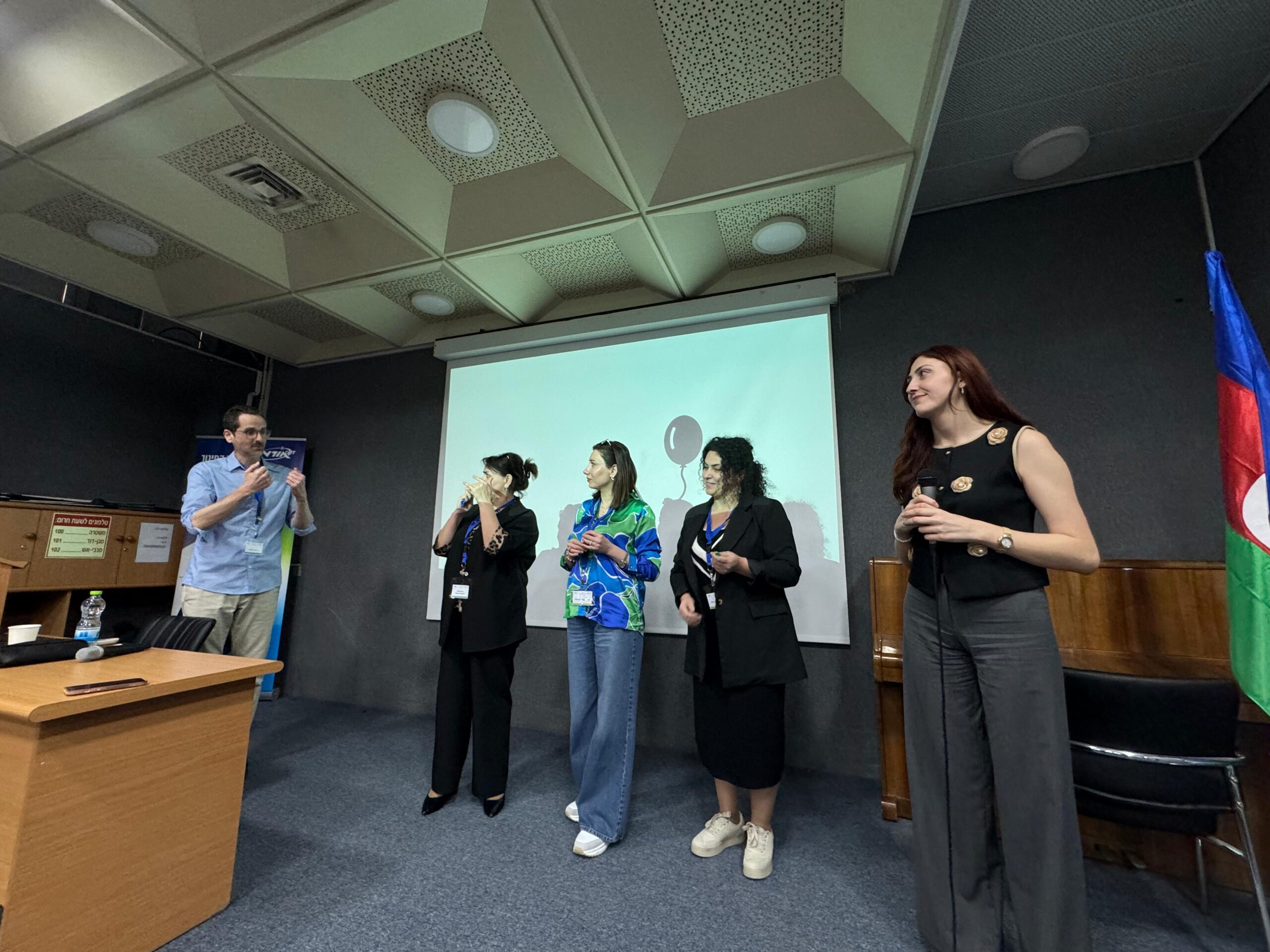 “Təhsildə liderlik” mövzusunda təlimlər davam edir