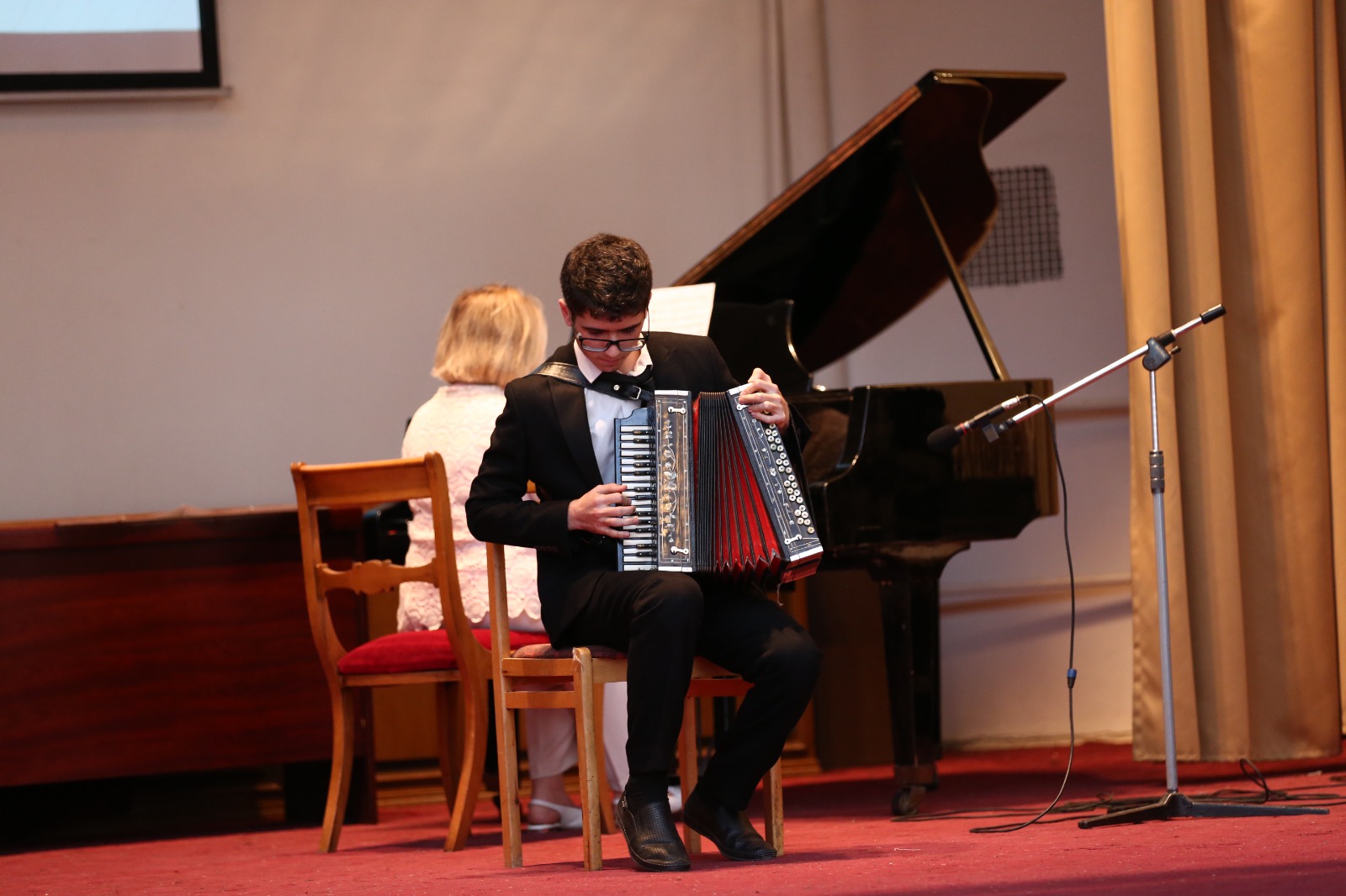 Təhsildə liderliyə gedən yol – REPORTAJ