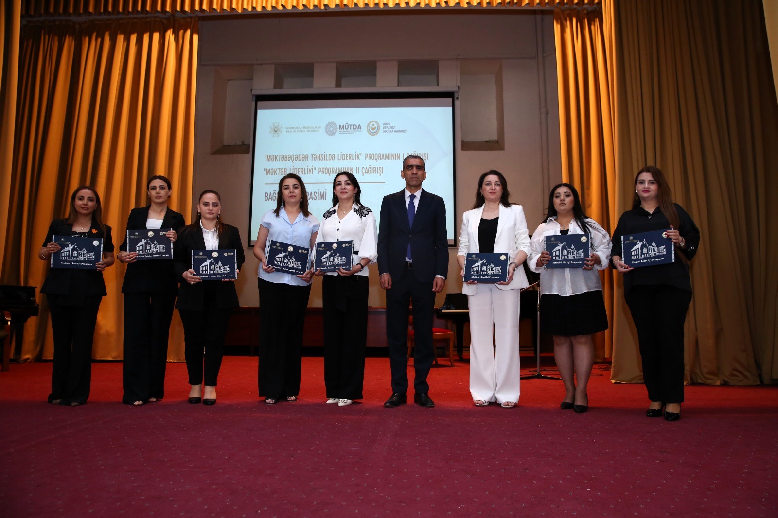 Təhsildə liderliyə gedən yol – REPORTAJ