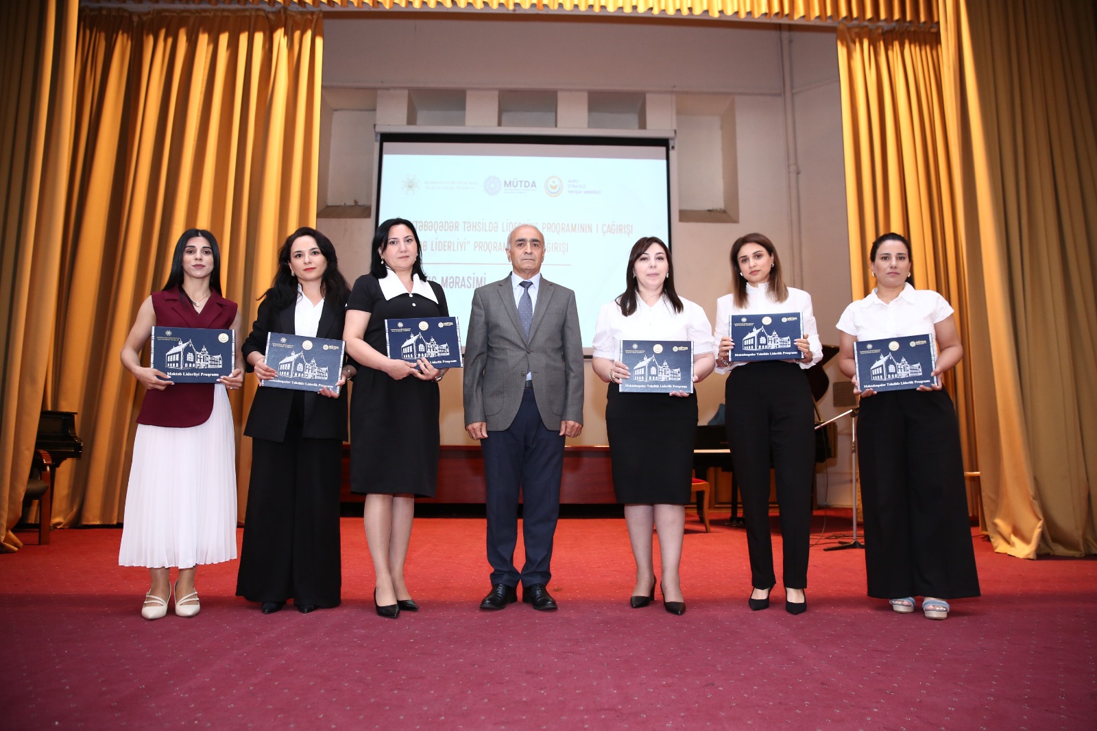 Təhsildə liderliyə gedən yol – REPORTAJ