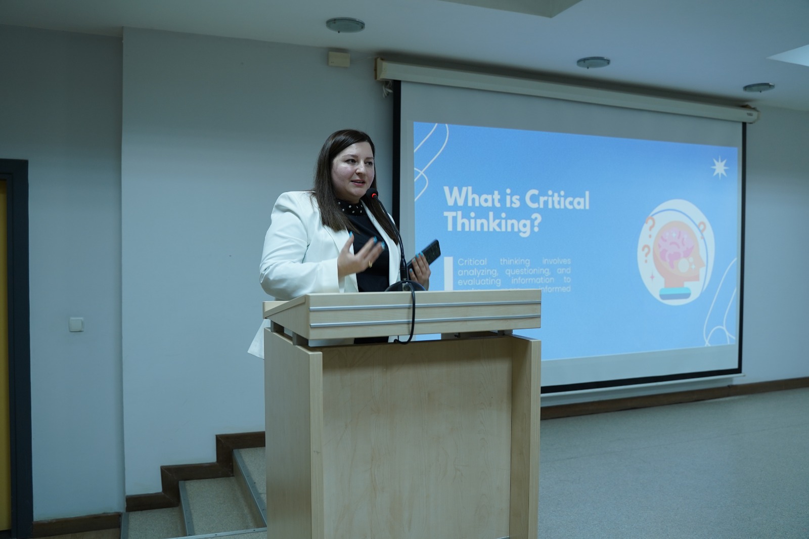 "Təhsildə yeni çağırışlar və müasir həllər" mövzusunda təlim keçirilib