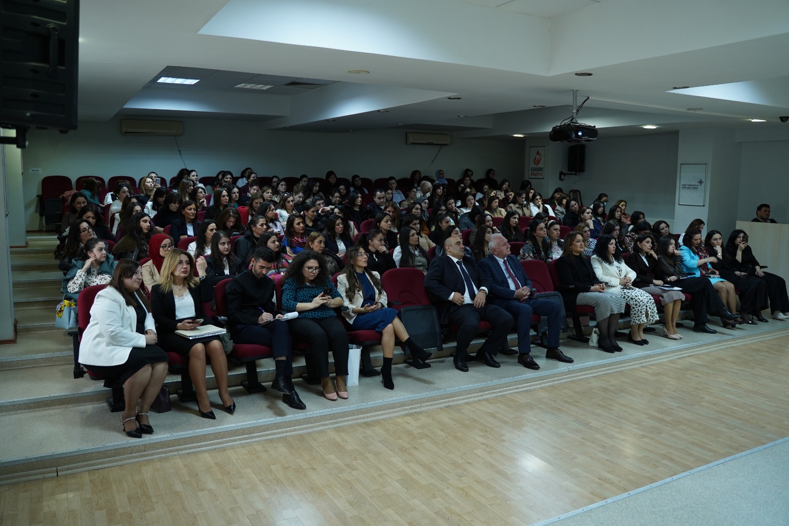 "Təhsildə yeni çağırışlar və müasir həllər" mövzusunda təlim keçirilib