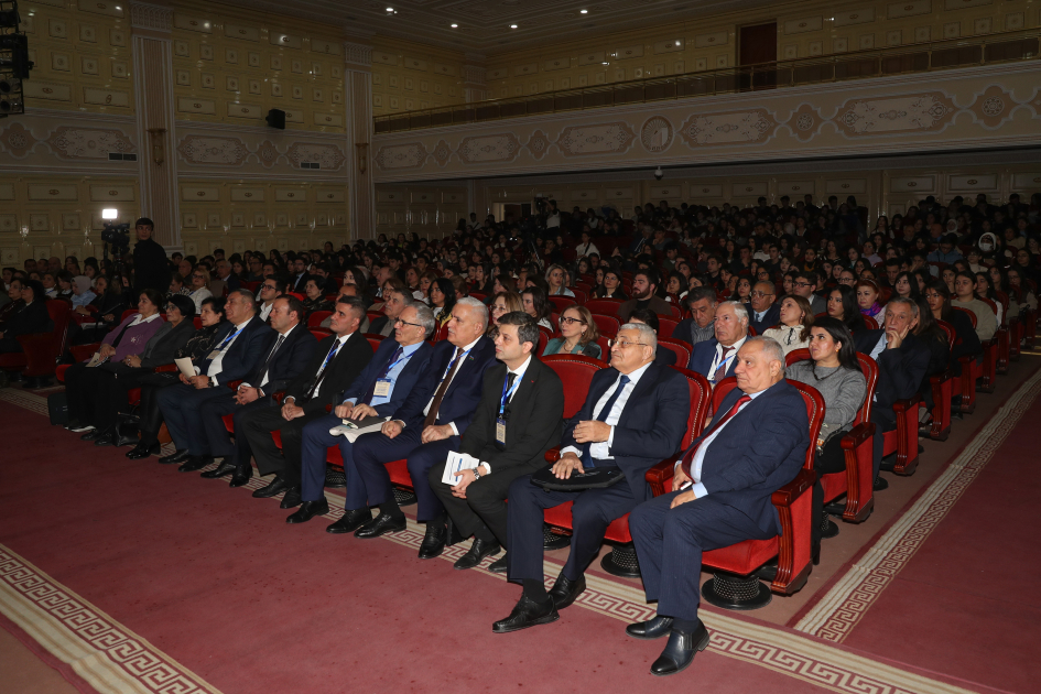 "Təkcə yazıları ilə deyil, vətəndaşlığı ilə də dərs keçib" – Şirməmməd Hüseynovun yubileyində