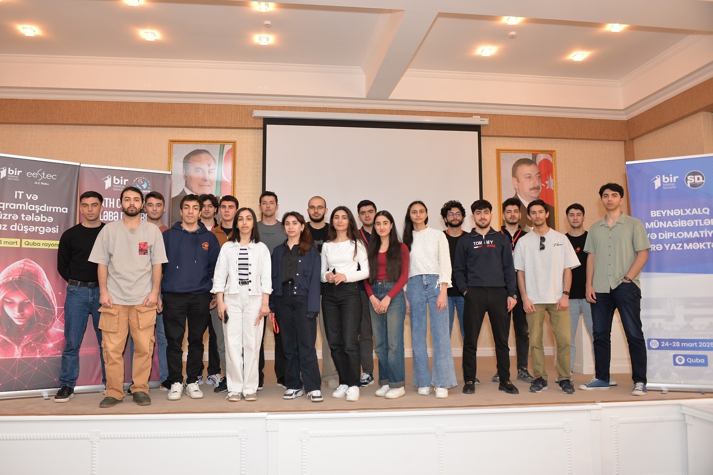 Tələbə yaz düşərgələrinin bağlanış mərasimi keçirilib