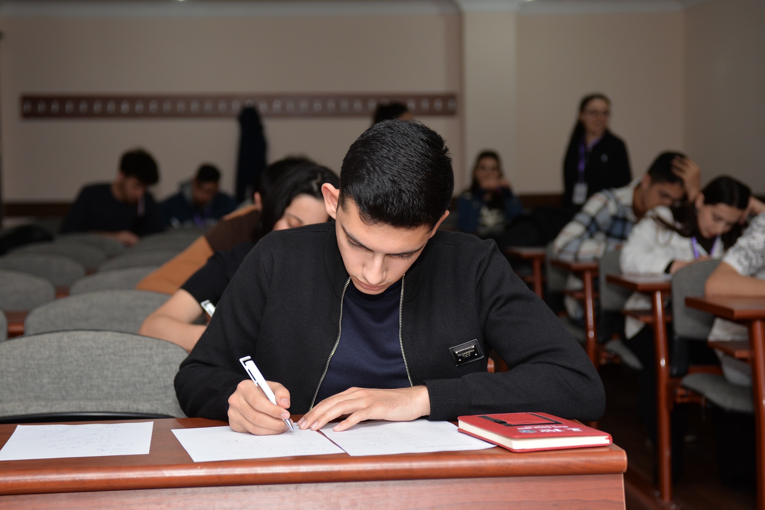 Tələbə yaz məktəbləri uğurla davam edir