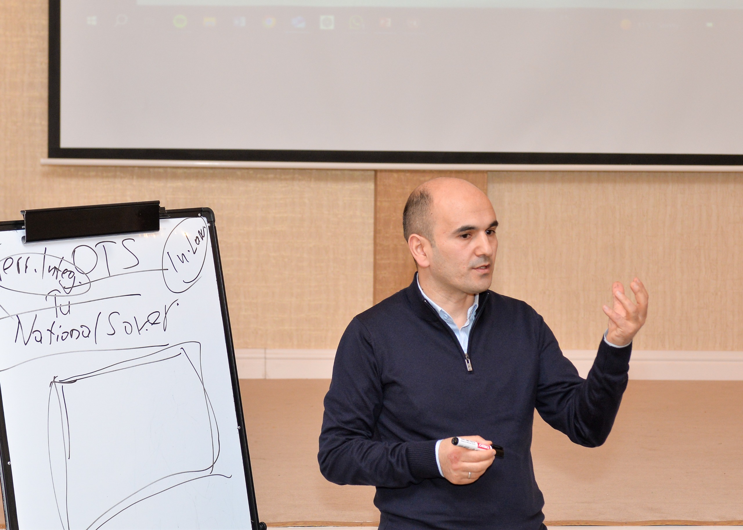 Tələbə yaz məktəbləri uğurla davam edir