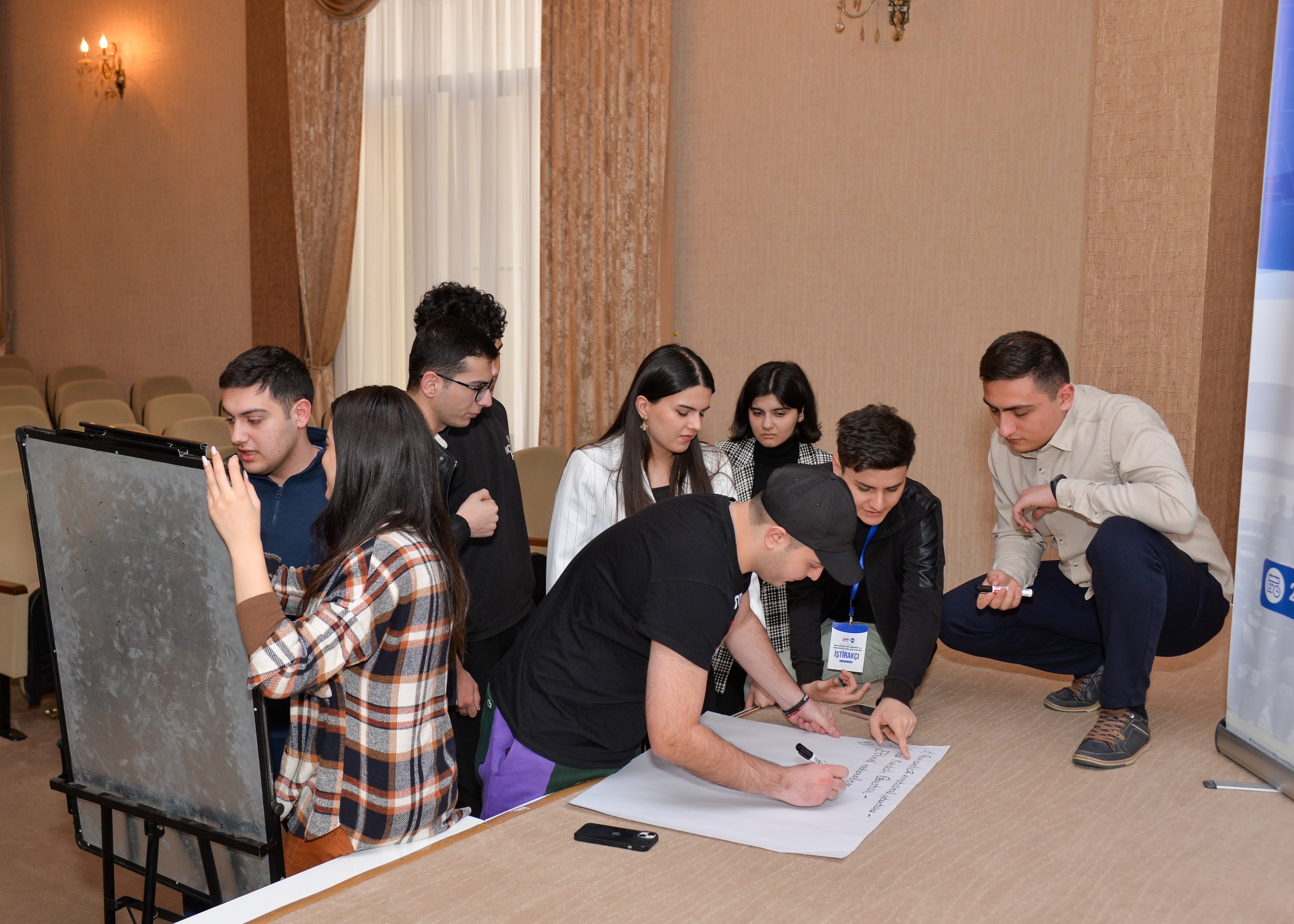 Tələbə yaz məktəbləri uğurla davam edir