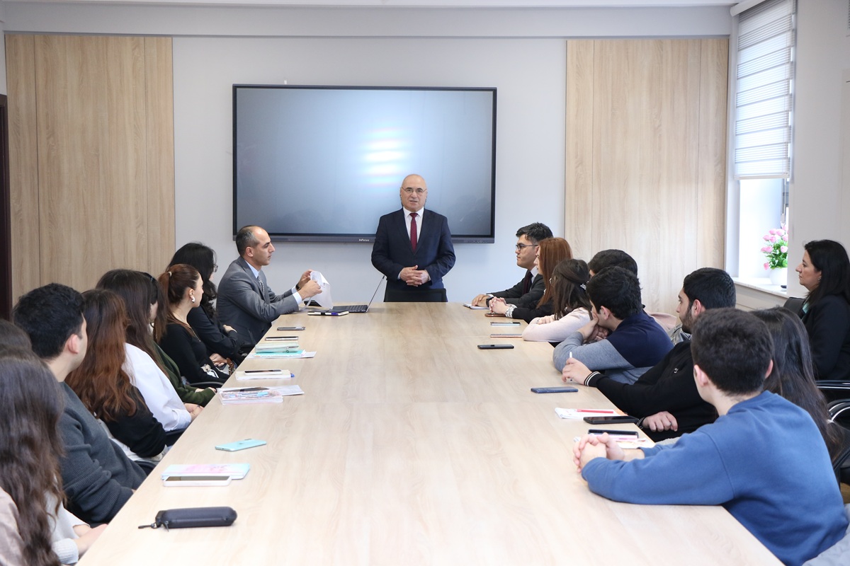 Tələbələr dağ-mədən sənayesində inşaat mühəndisliyinin rolu barədə məlumatlandırılıb 