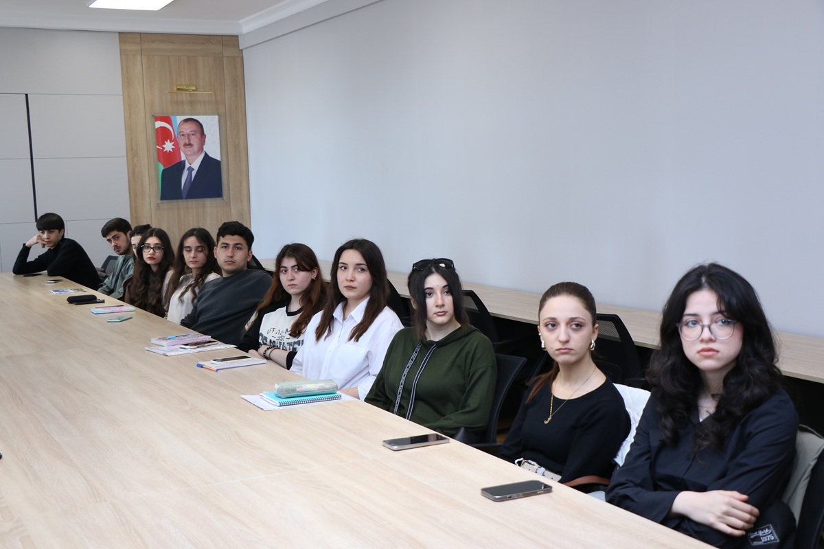 Tələbələr dağ-mədən sənayesində inşaat mühəndisliyinin rolu barədə məlumatlandırılıb
