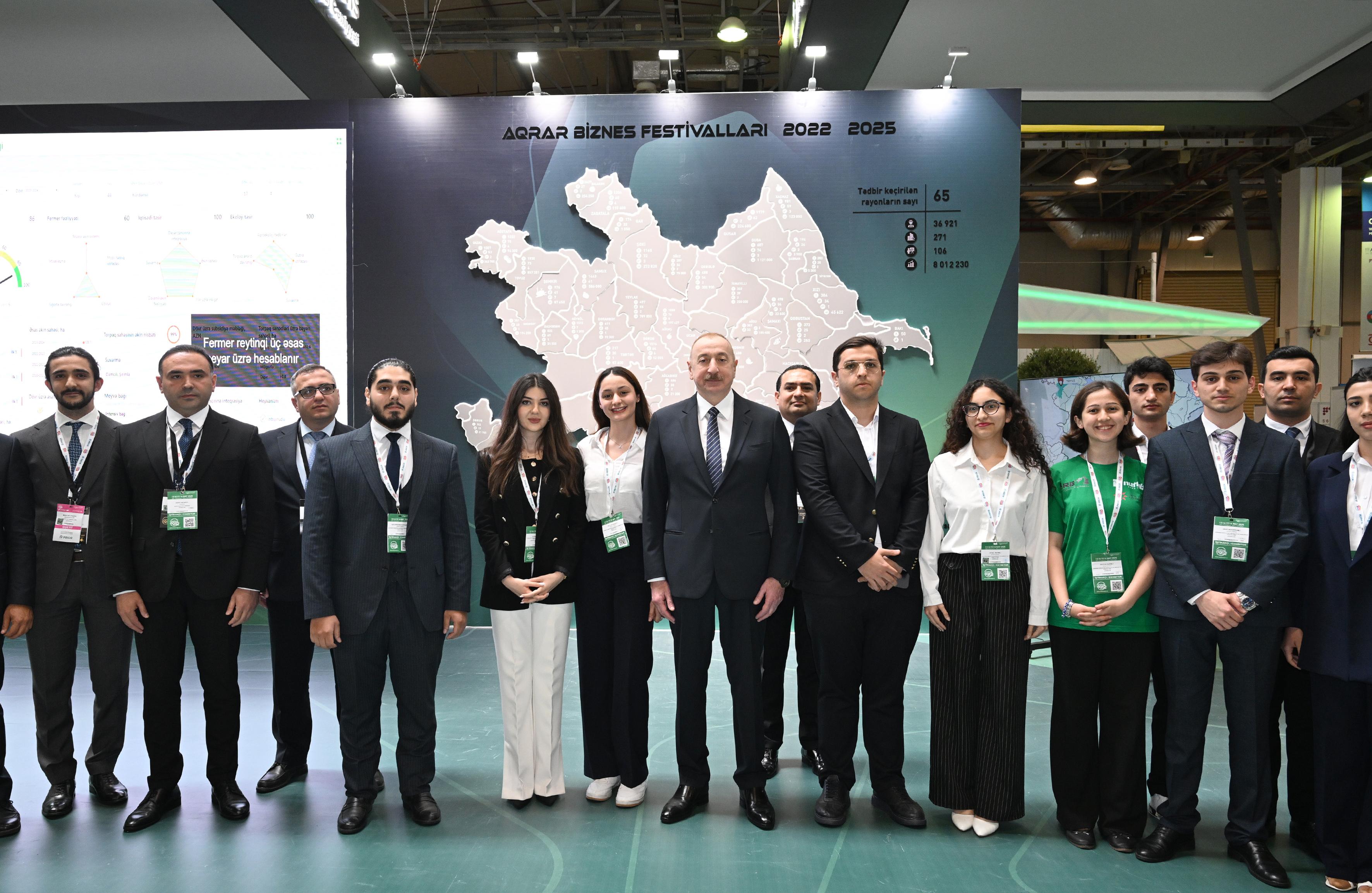 Tələbələr dövlət başçısına aqro startap layihələrini təqdim ediblər 