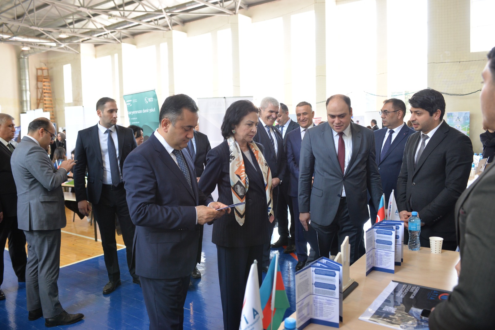 Tələbələr üçün 1500-dən çox iş və təcrübə imkanı – Kimlər yararlandılar?